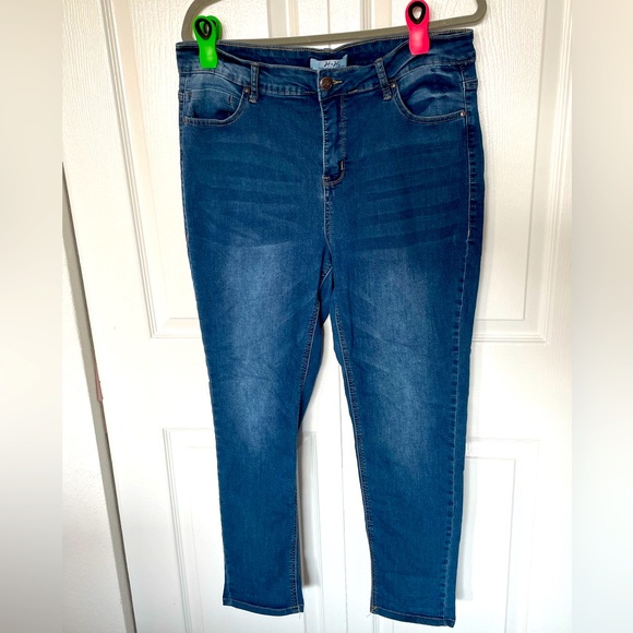 Harmony & Havoc Skinny Jeans - Picture 1 of 8